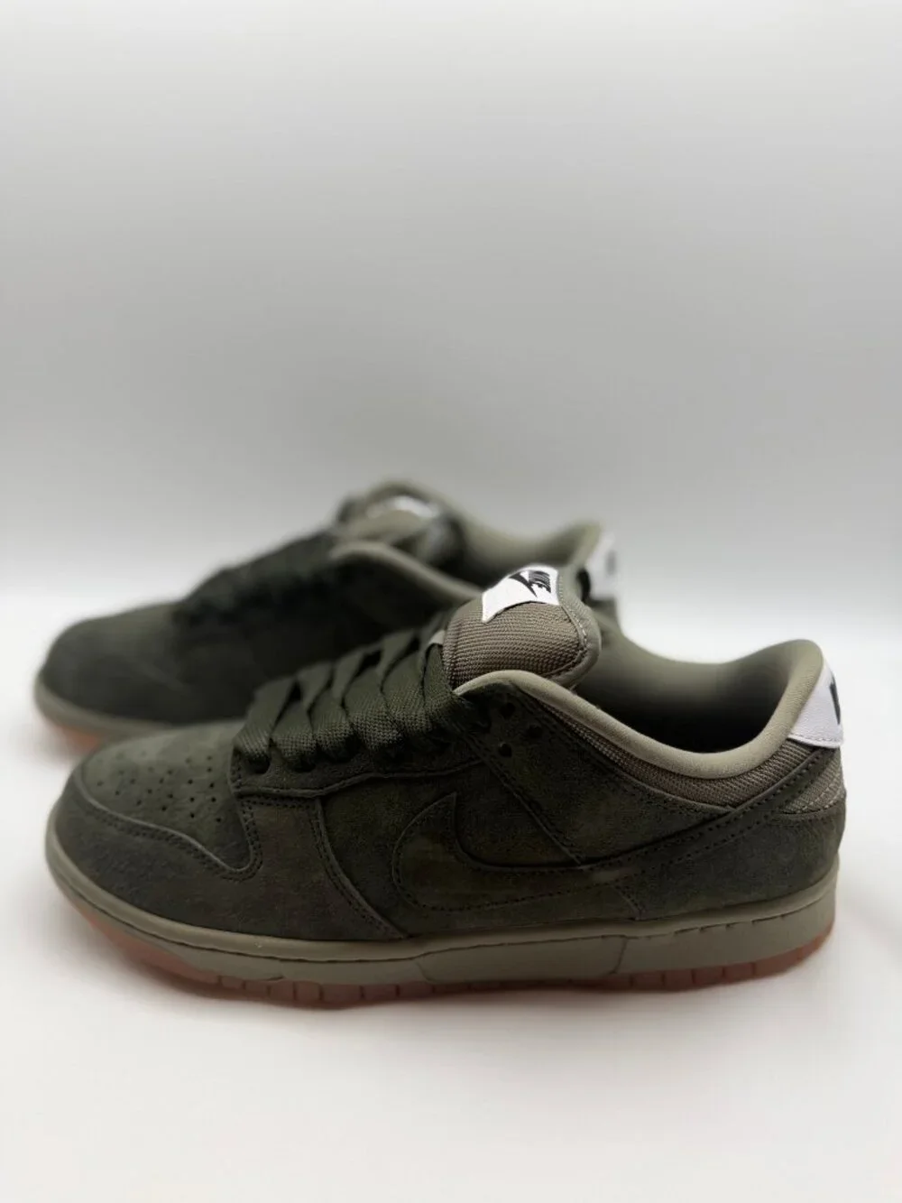 9M NIKE SB DUNK LOW - Sequoia/Sequoia/Oil Green - NEW